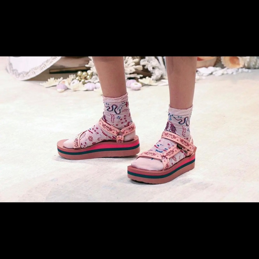Anna Sui X Teva collaboration